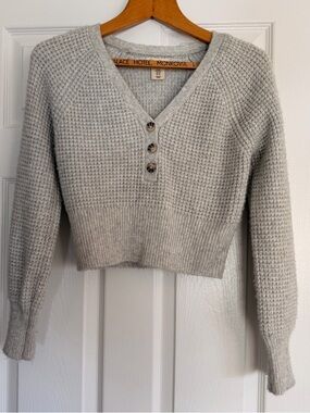 Jessica Simpson Light Gray Waffle Knit V-Neck Button Sweater Size S